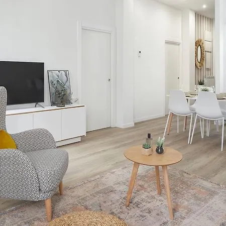 Nuevo En El Centro De Donosti Διαμέρισμα *